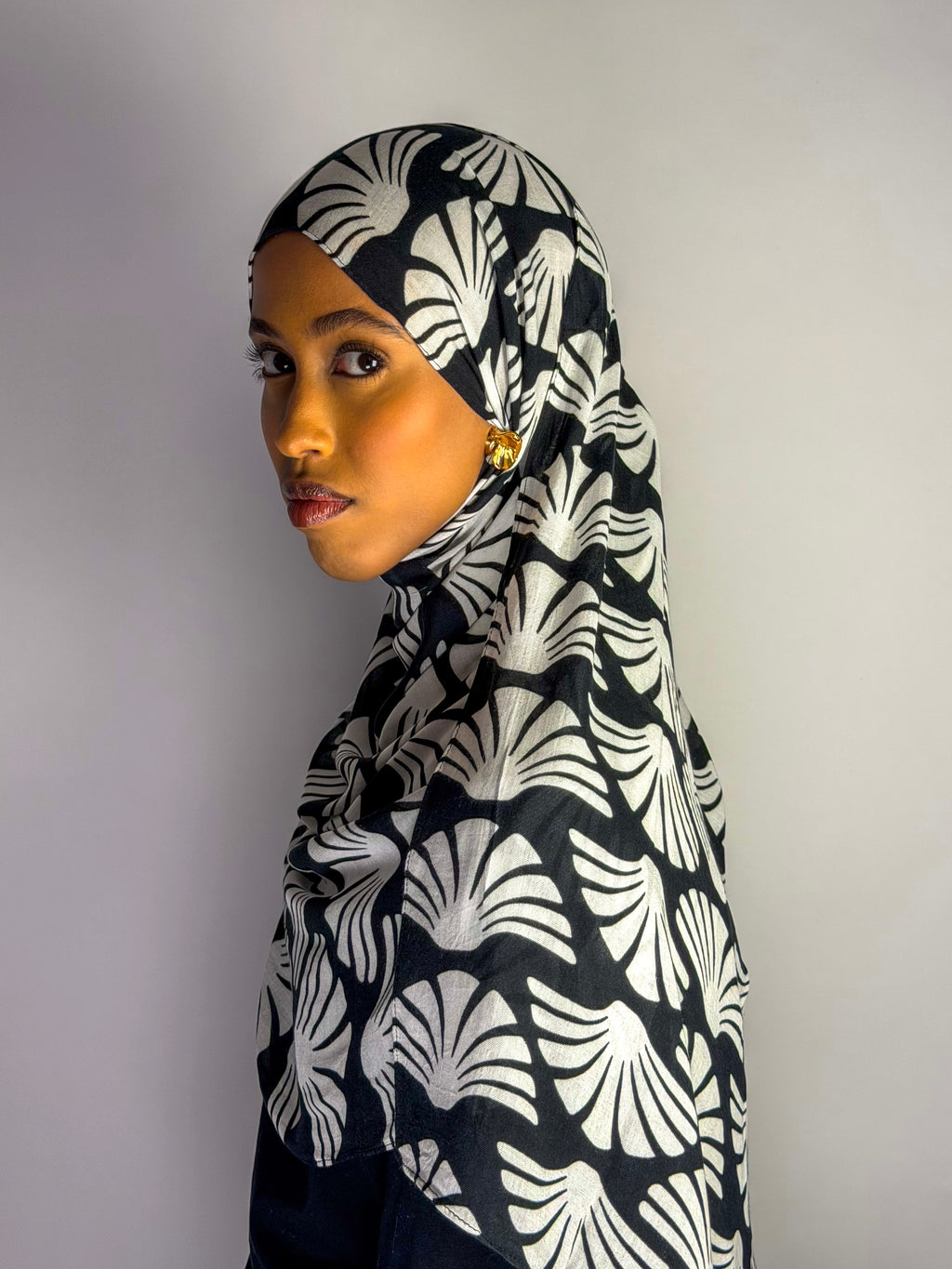 Onyx Sea Shell Print
